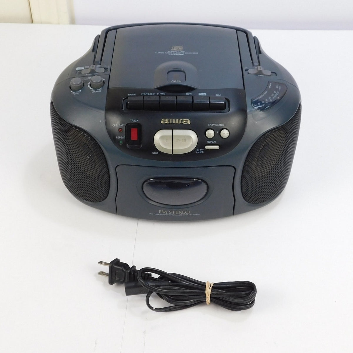 Vintage 1995 Aiwa CSD-EX110U Boombox CD Cassette AM FM Radio Tested Working