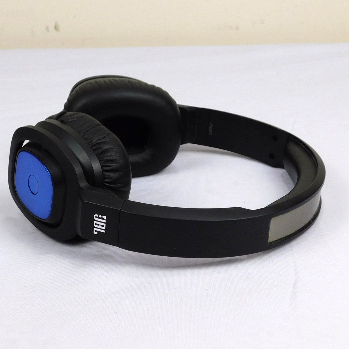 JBL J56BT Wireless Bluetooth Headphones On Ear Tested With Box Bag And Cords