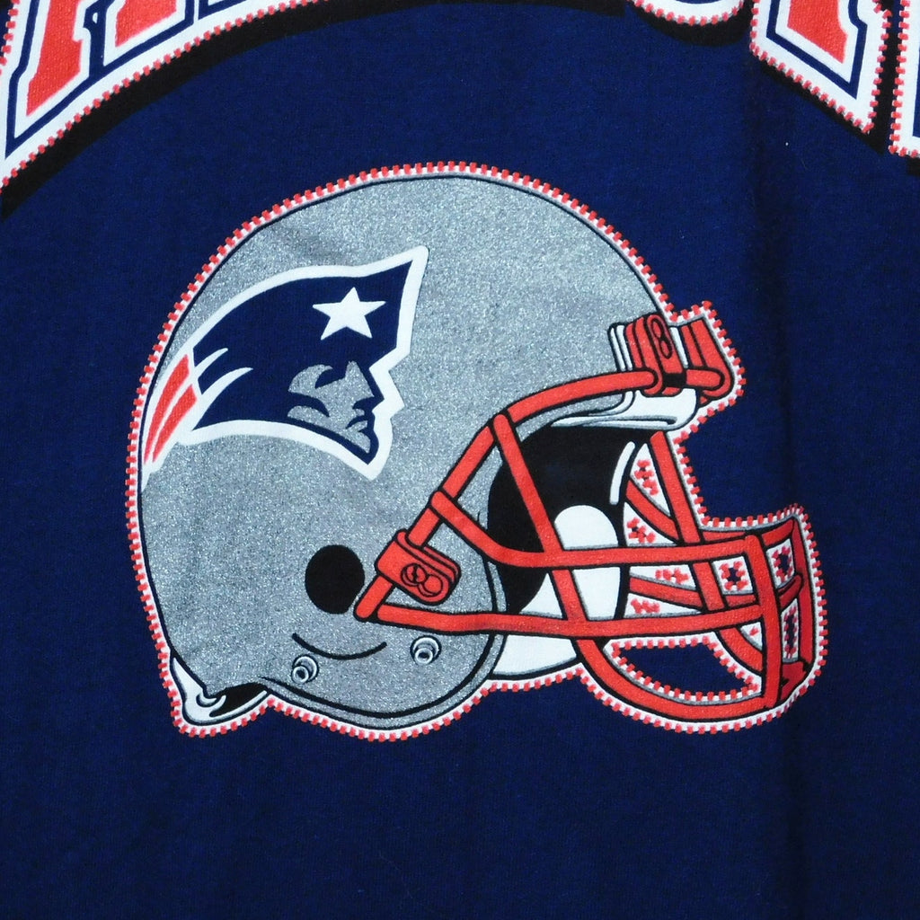 90s Dynasty New England Patriots Helmet Graphic T Shirt - Size 2XL