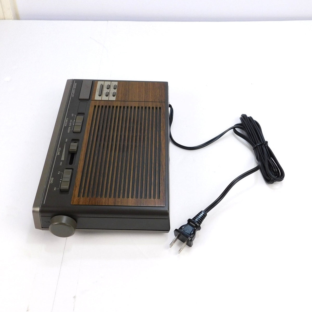 Vintage Sears 572.3232 AM FM LED Alarm Clock Radio Woodgrain Box Manual Tested