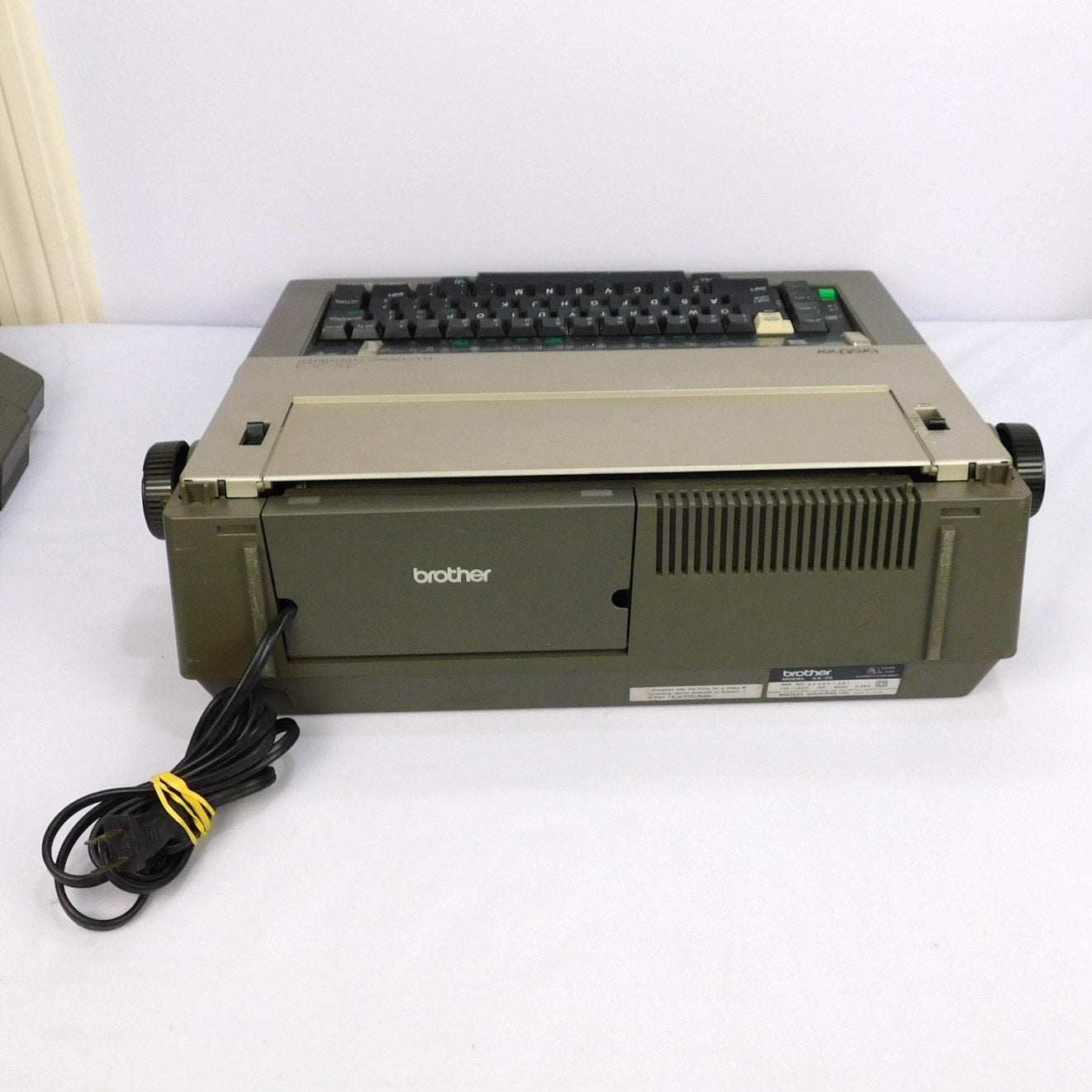 Brother AX-20 Portable Electric Typewriter Tested Working Includes Ribbon 1986
