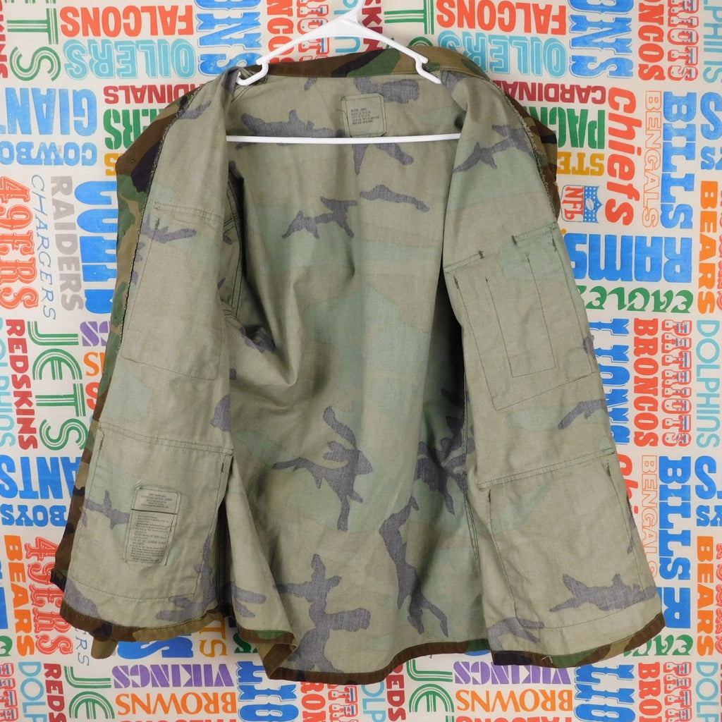 1999 US Army Woodland Camo Military Jacket - Size M