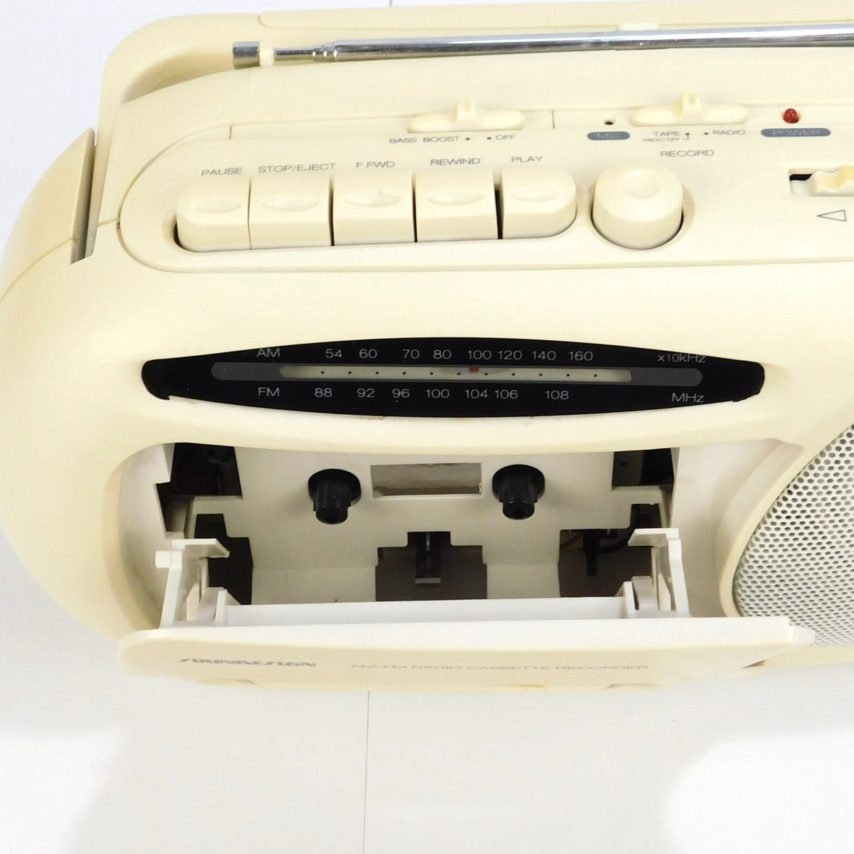 Soundesign 4619 WHT AM FM Cassette Boombox Radio Recorder Tested Working