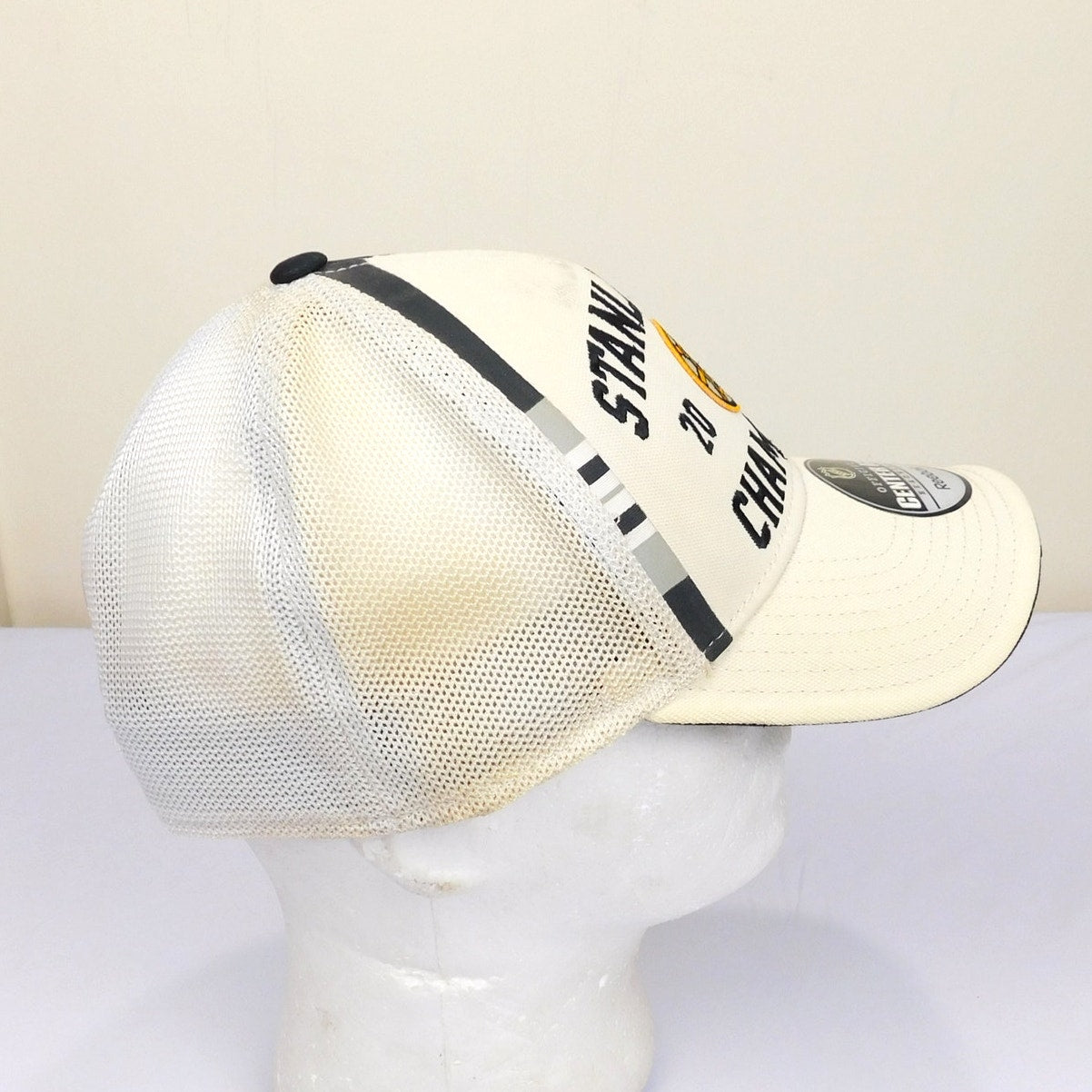 Reebok Boston Bruins 2011 Stanley Cup Champs Hat - OSFA (minor yellowing)