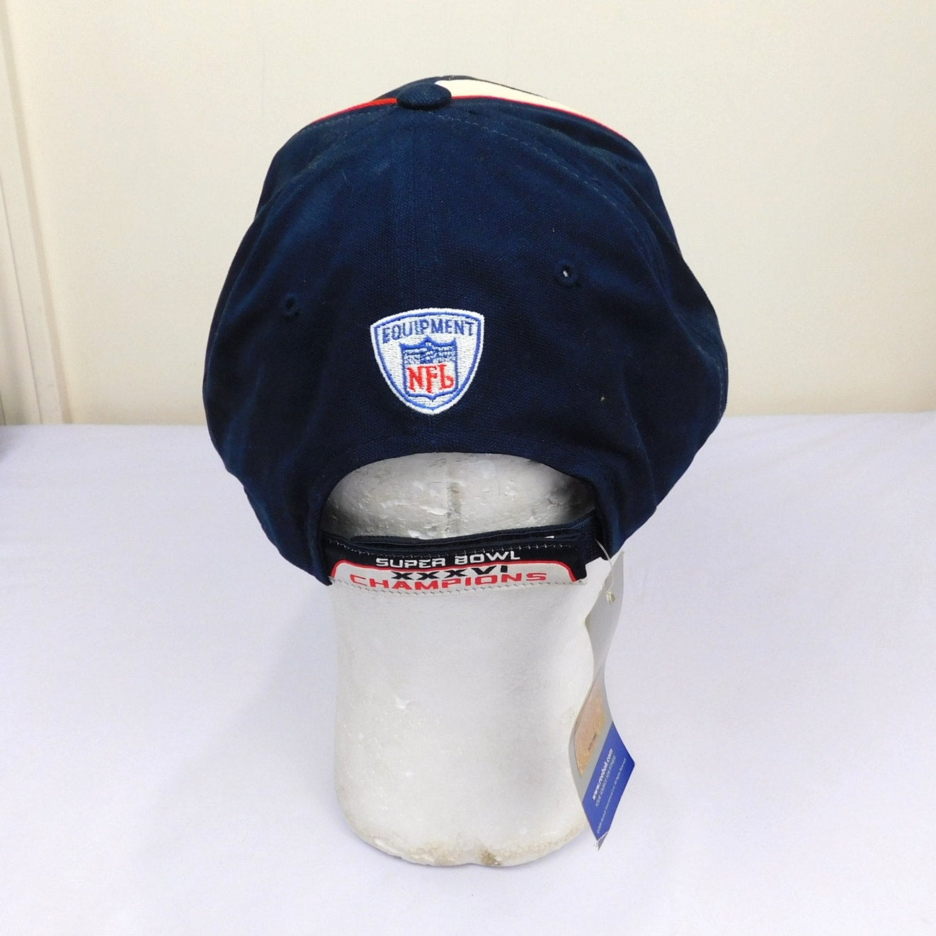 New England Patriots Super Bowl 36 Champs Hat - Adjustable, NWT (minor yellowing)