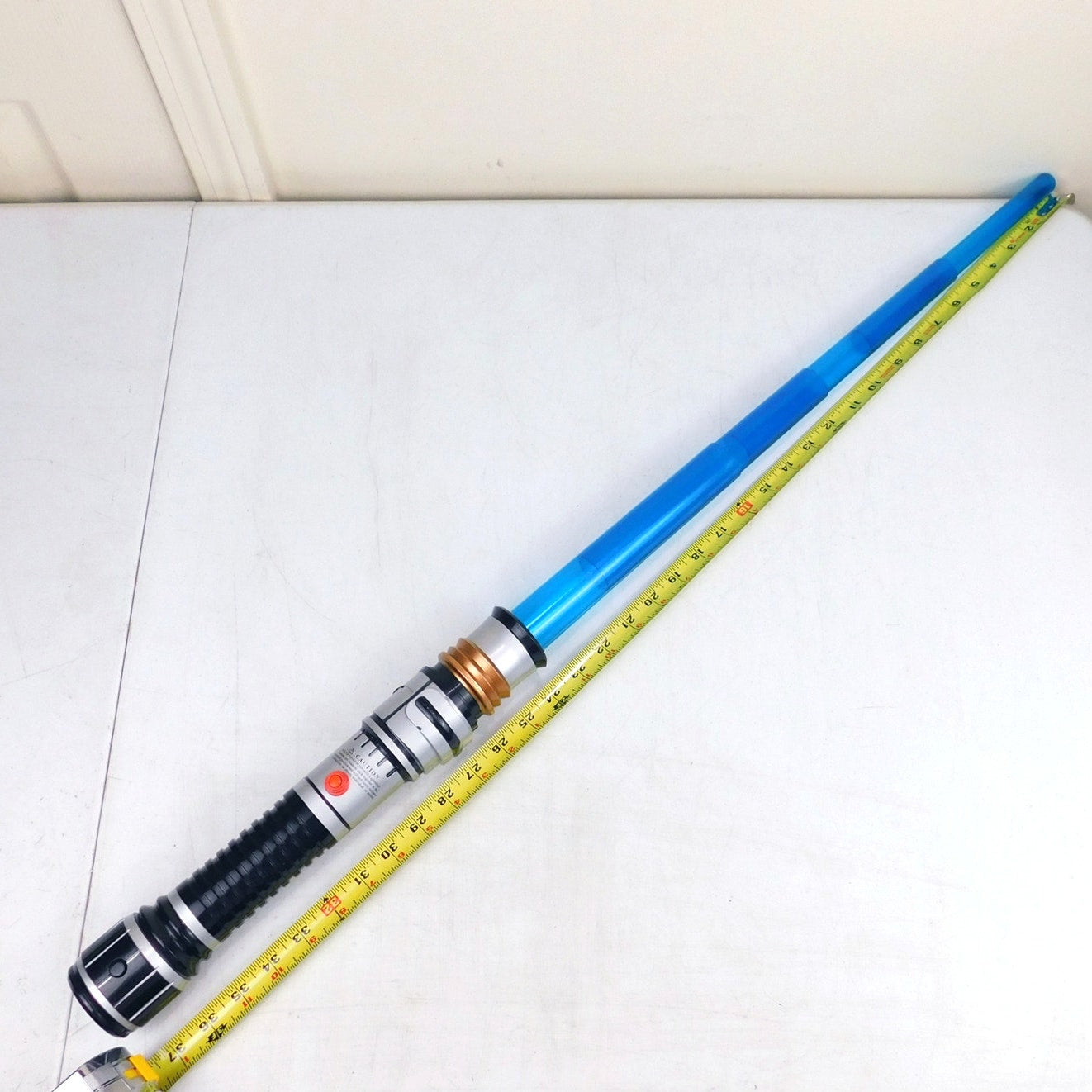 Star Wars Hasbro 2009 Blue Lightsaber Toy Extendable Light Saber 38 Inch Cosplay