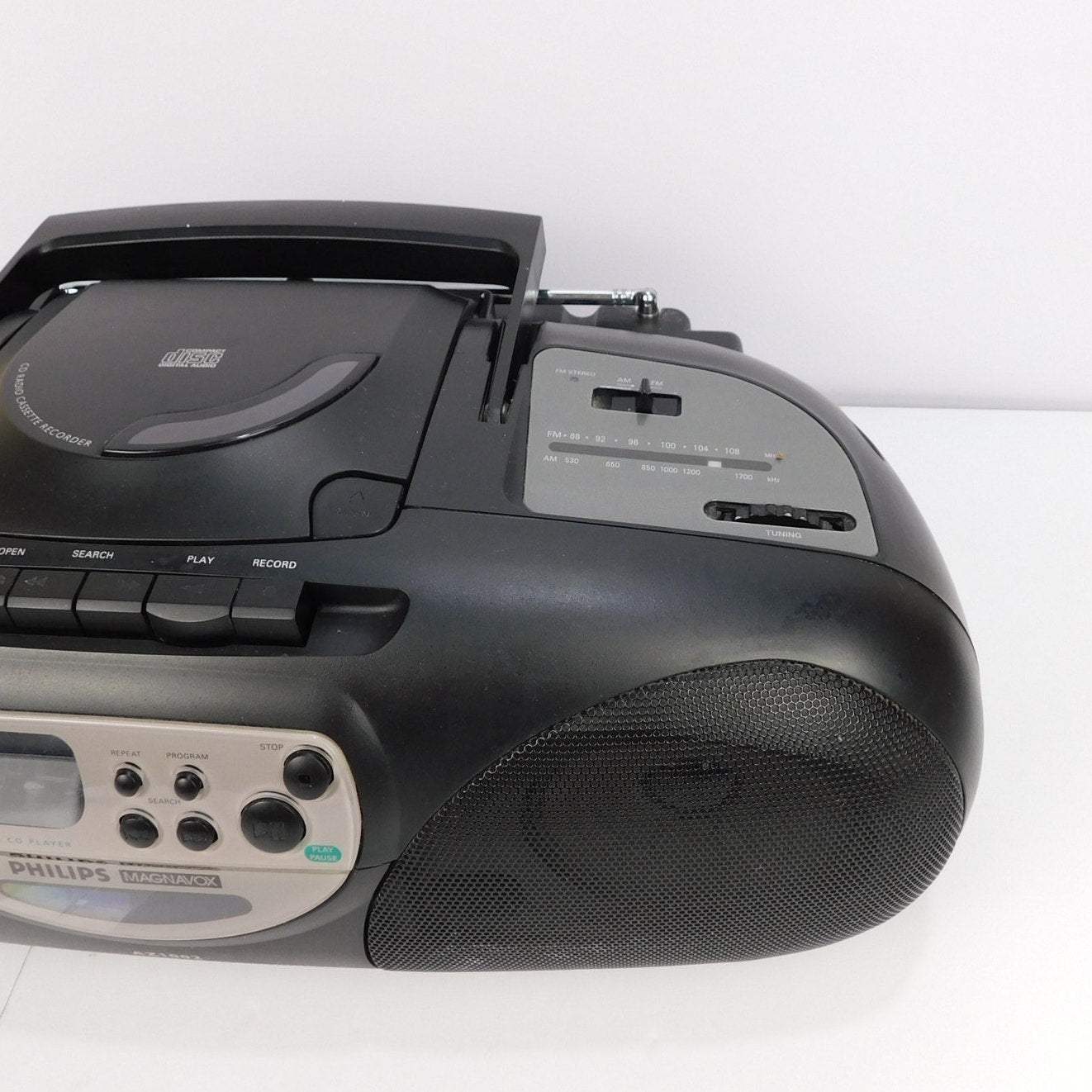 Philips Magnavox AZ1002 Portable Stereo Boombox CD Cassette Radio Tested Working