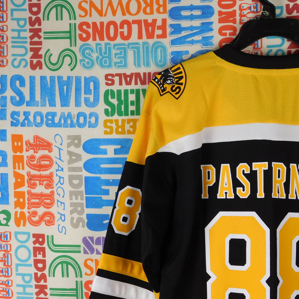 Boston Bruins David Pastrnak Jersey - Size Youth L/XL (NWT, can fit adults)