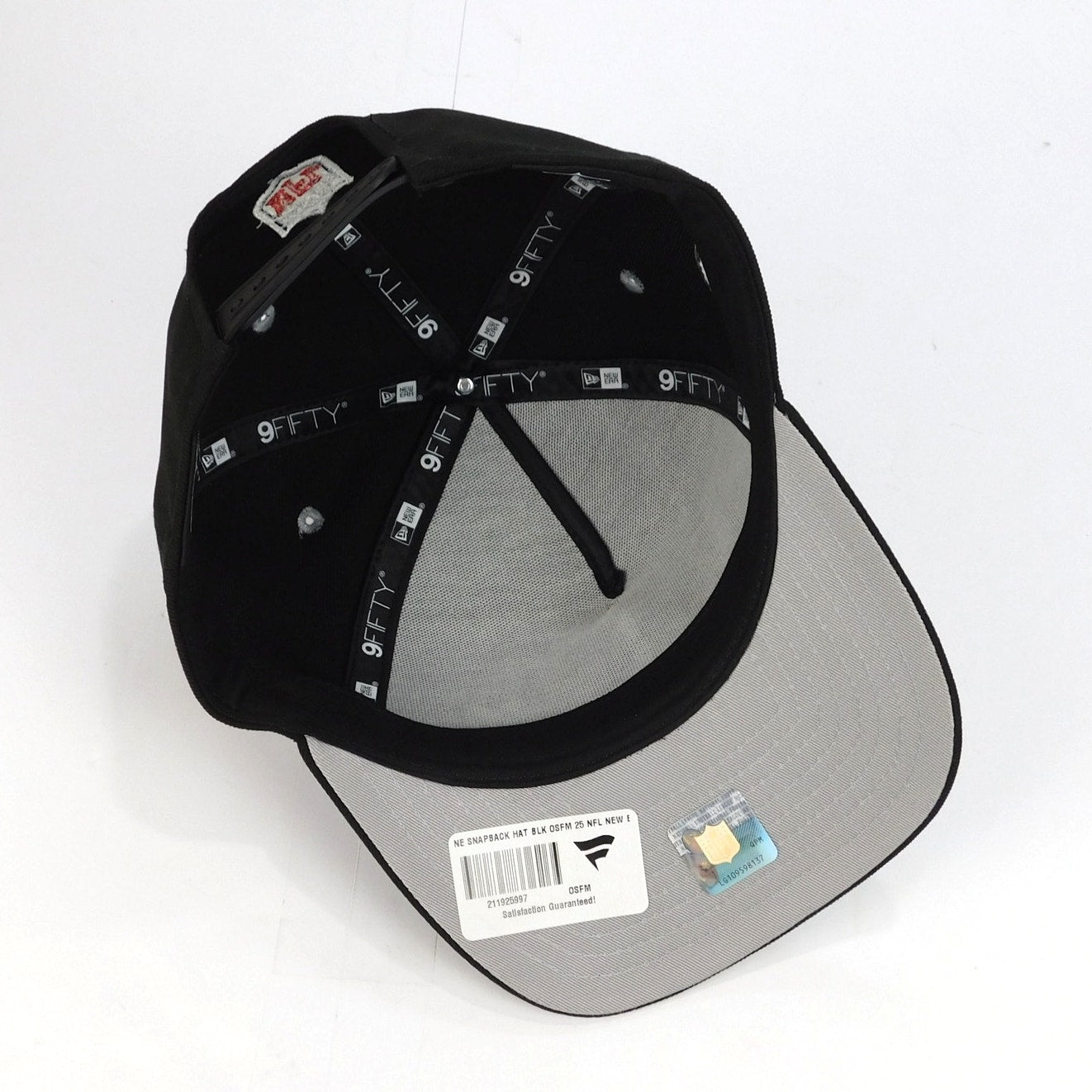 New England Patriots New Era 2025 AFC Champions Locker Room Hat - OSFA, NWT