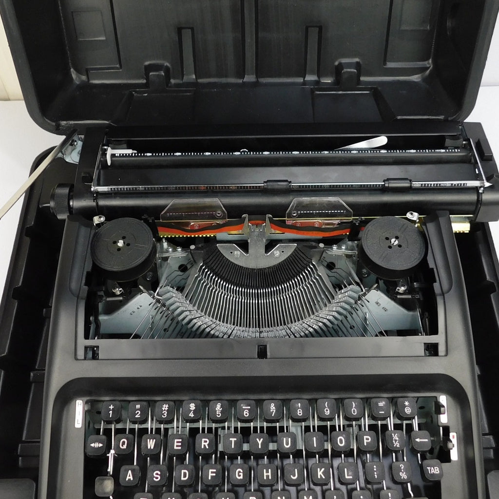 Royal Epoch Portable Manual Typewriter Black w/ Hard Carrying Case Tested