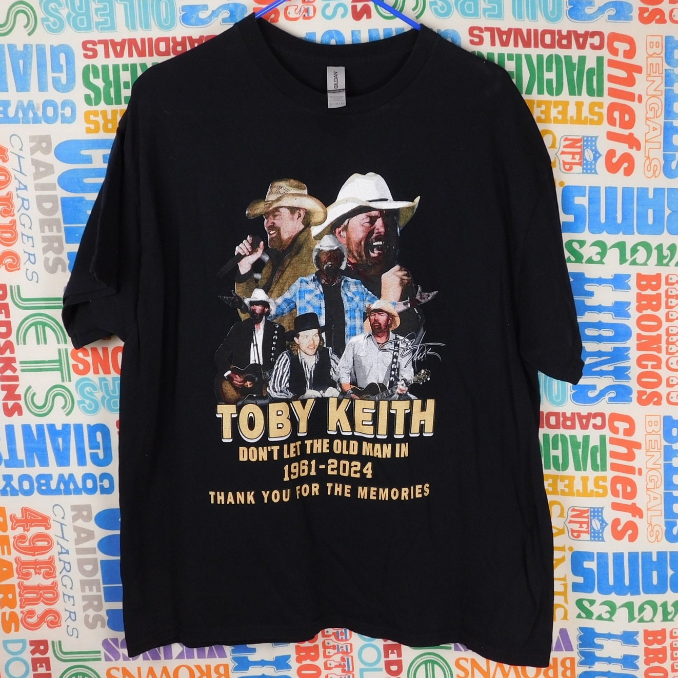Toby Keith Memorial T Shirt - Size XL