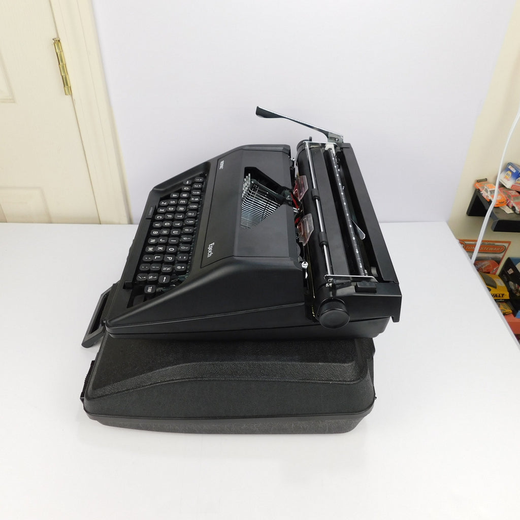 Royal Epoch Portable Manual Typewriter Black w/ Hard Carrying Case Tested
