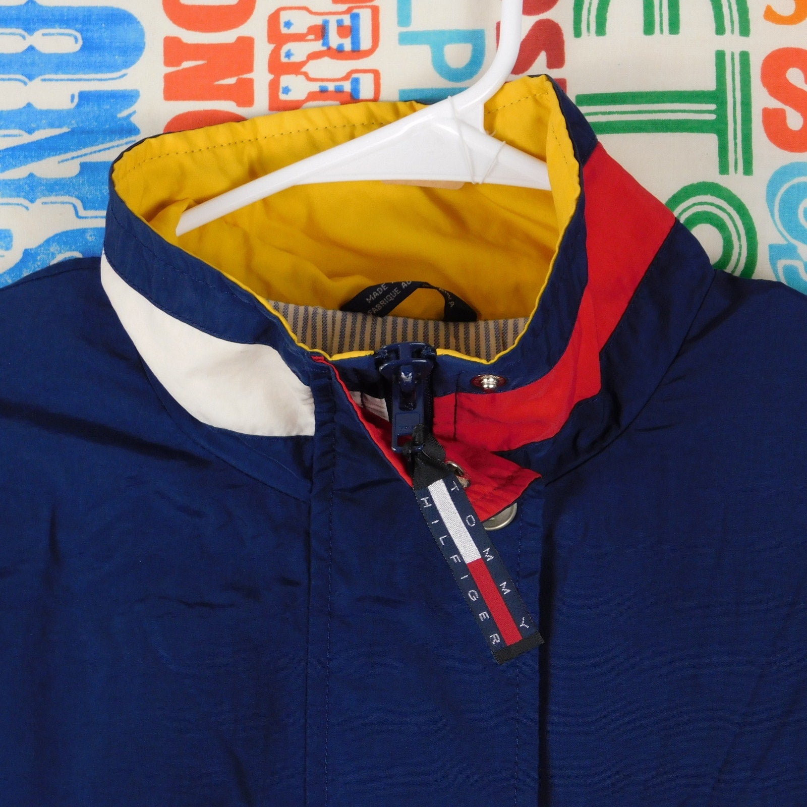 90s Tommy Hilfiger Windbreaker/Sailing Jacket - Size M