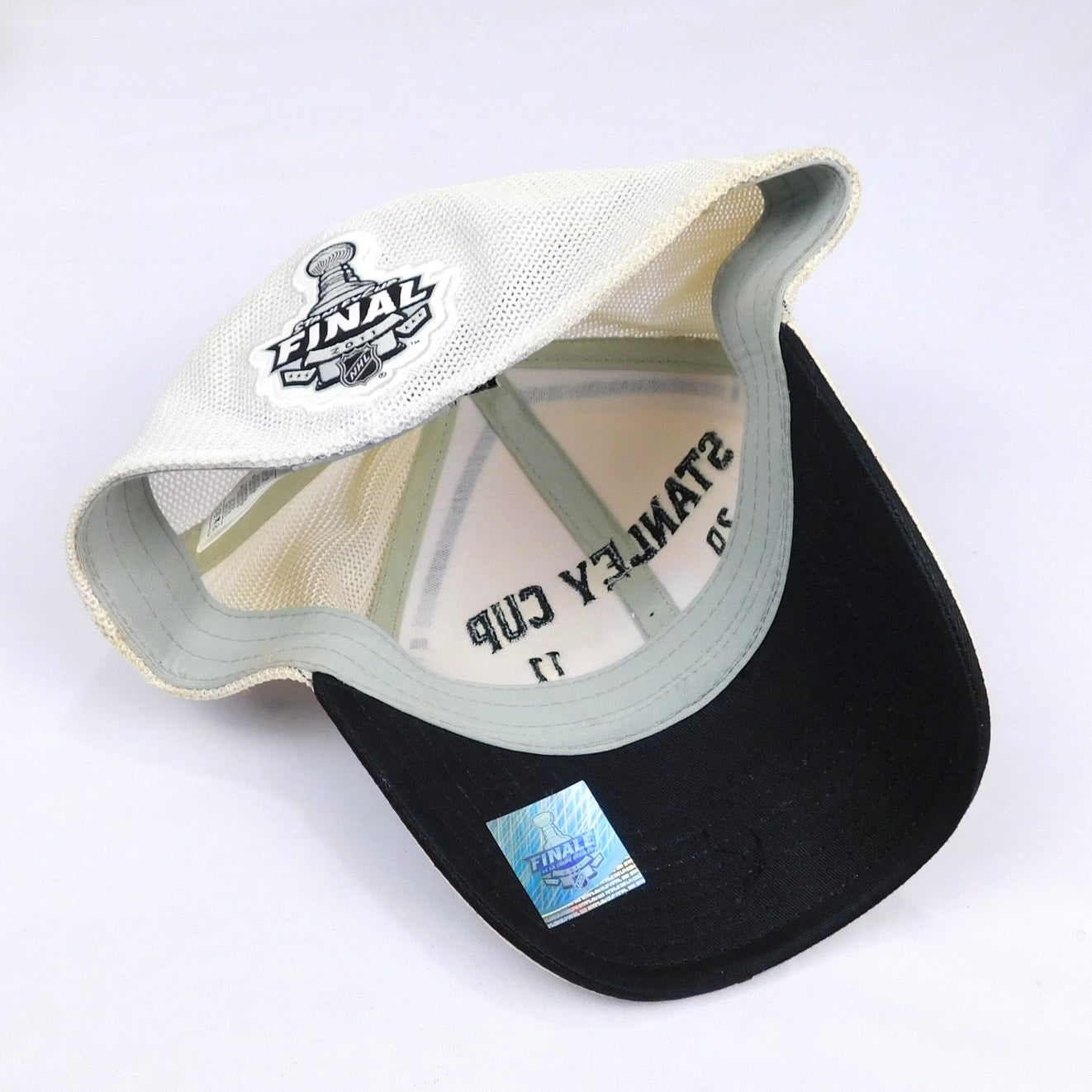Reebok Boston Bruins 2011 Stanley Cup Champs Hat - OSFA (minor yellowing)