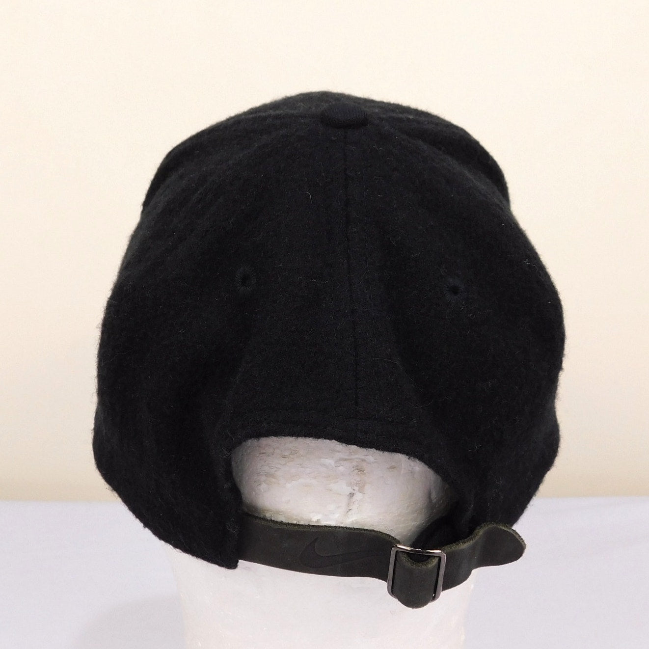 90s/Y2K Nike Black Tonal Swoosh Wool Strapback Hat - Adjustable