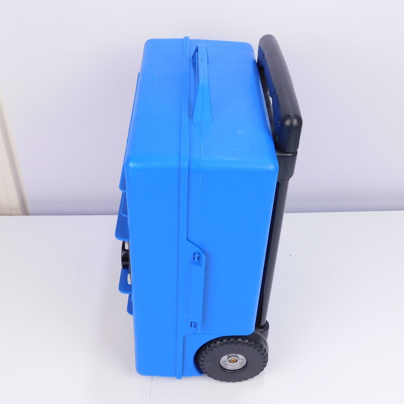 Vintage Hot Wheels 100 Car Carry Case 1997 Rolling w/ Handle Mattel Tara 20375