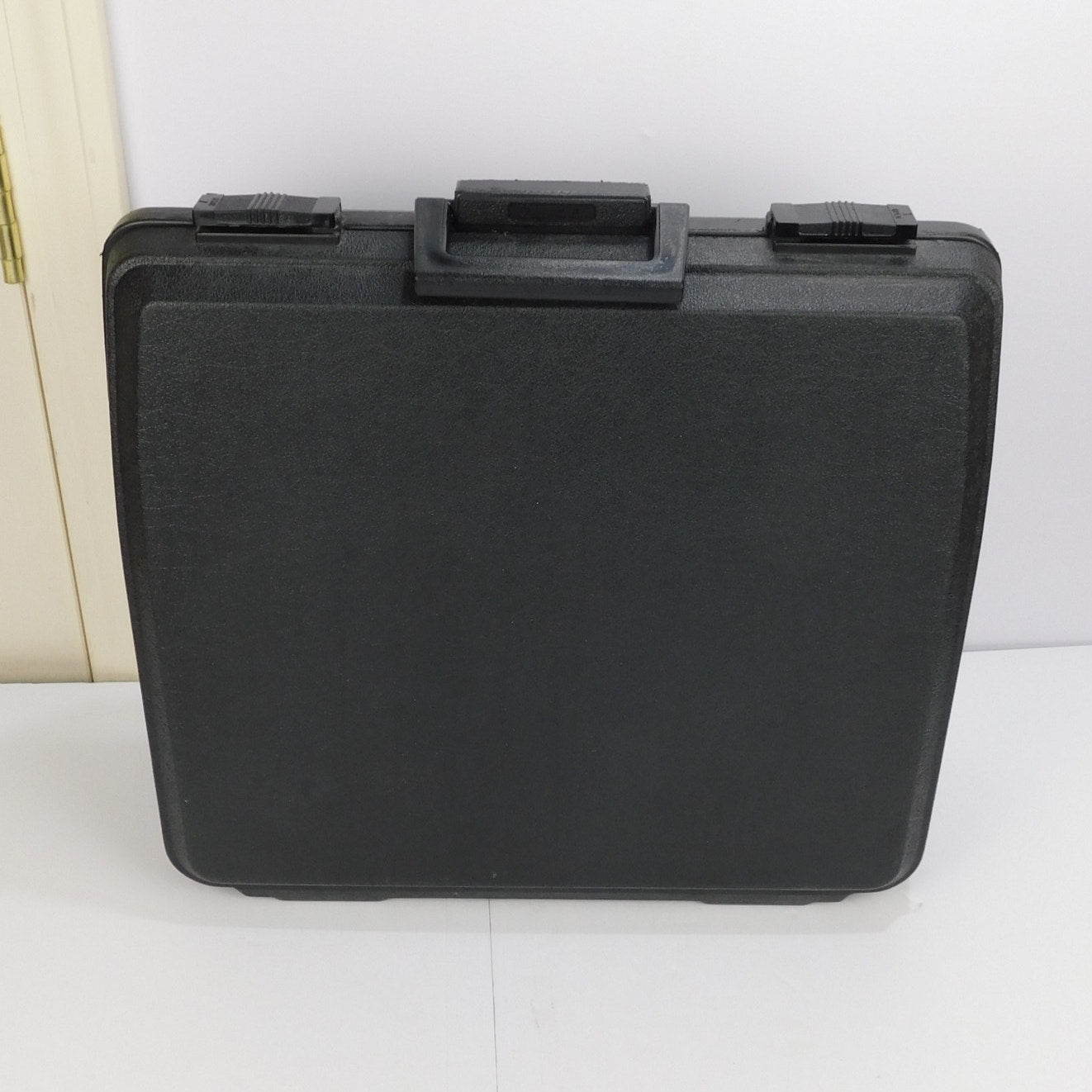 Royal Epoch Portable Manual Typewriter Black w/ Hard Carrying Case Tested