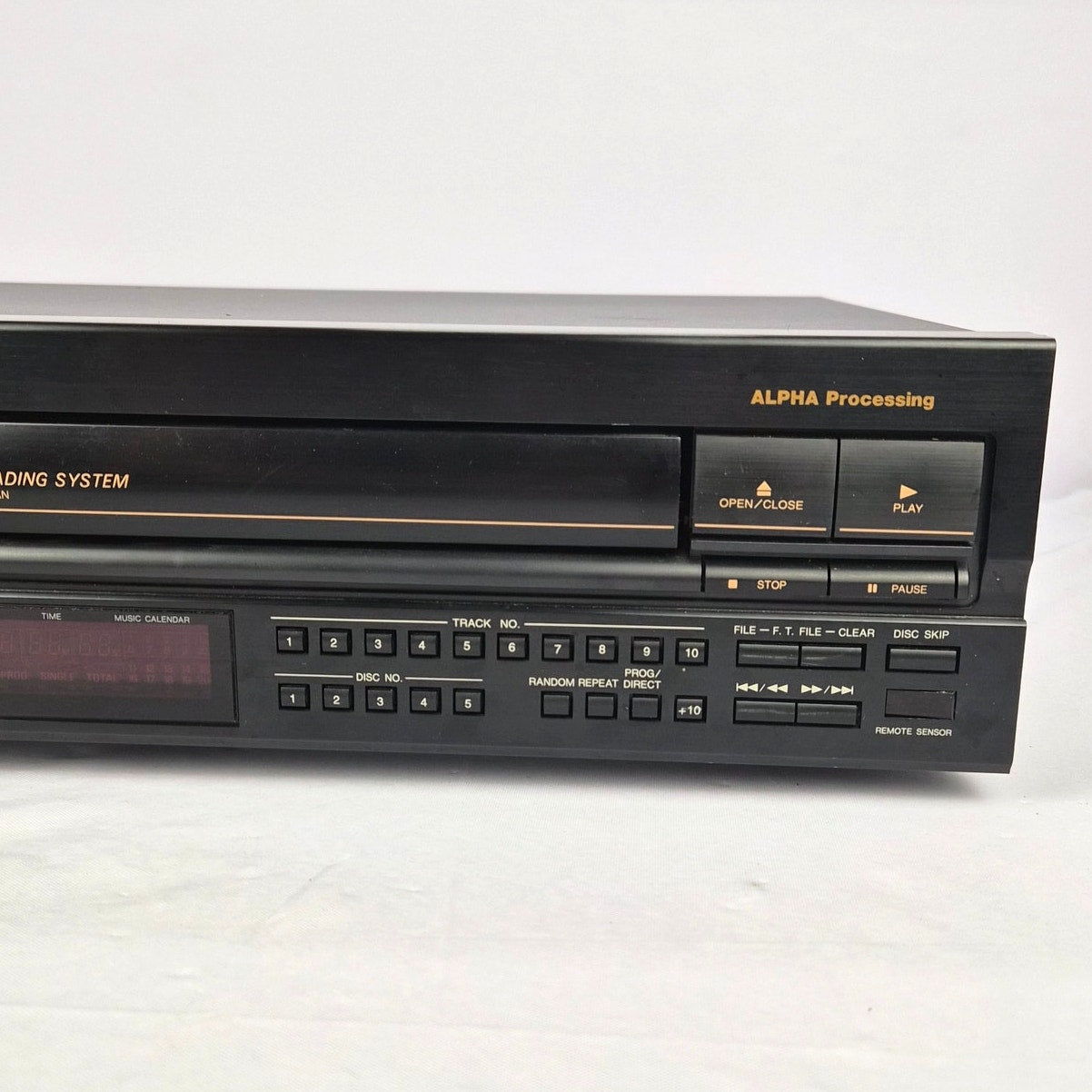 Denon DCM-560 CD Player 5 Disc Carousel Tested Serviced With Remote 1994