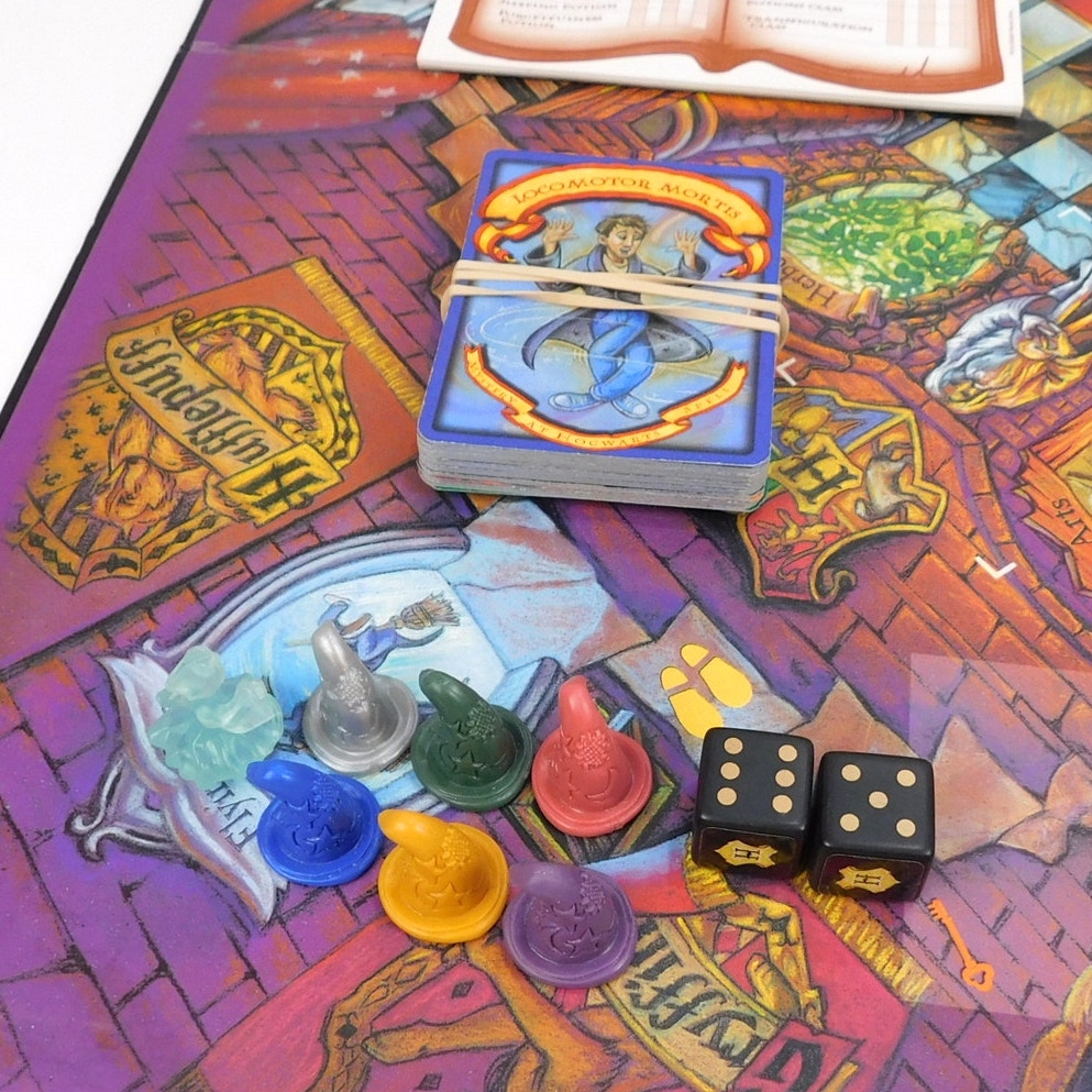 Harry Potter Sorcerer's Stone Mystery at Hogwarts Board Game Complete 2000