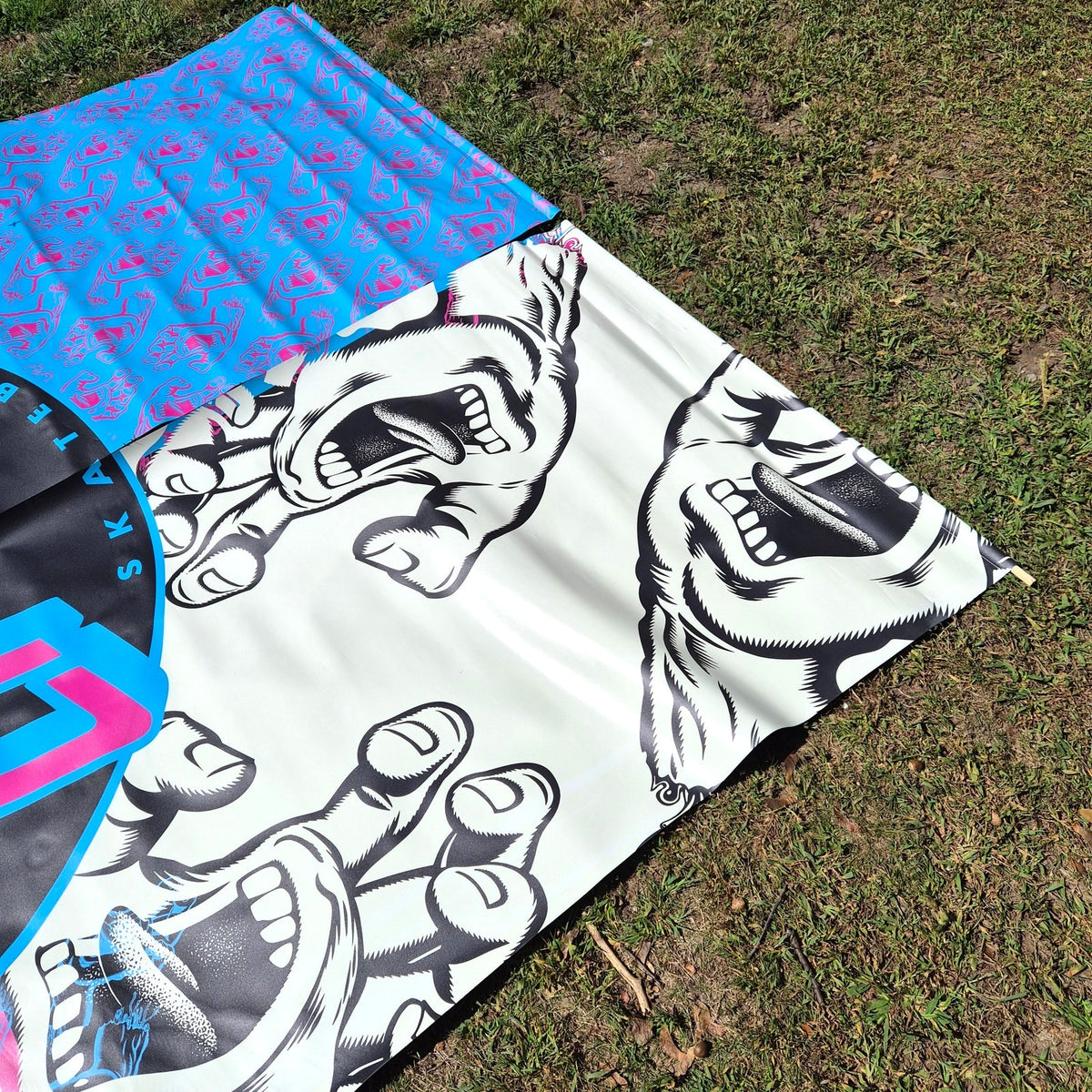 Santa Cruz Screaming Hand Zumiez Display Banner Set 44x102 Skate Store Promo