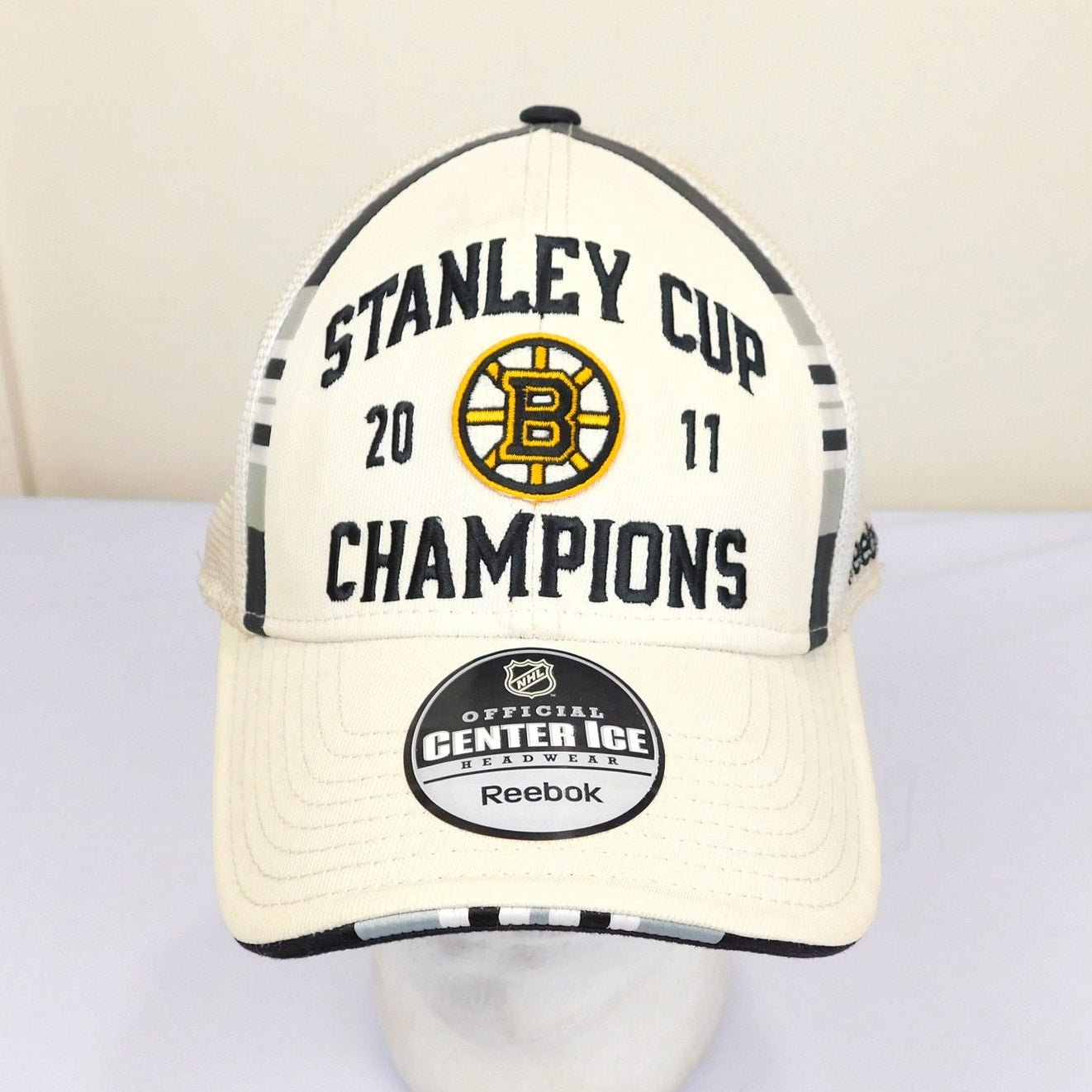 Reebok Boston Bruins 2011 Stanley Cup Champs Hat - OSFA (minor yellowing)