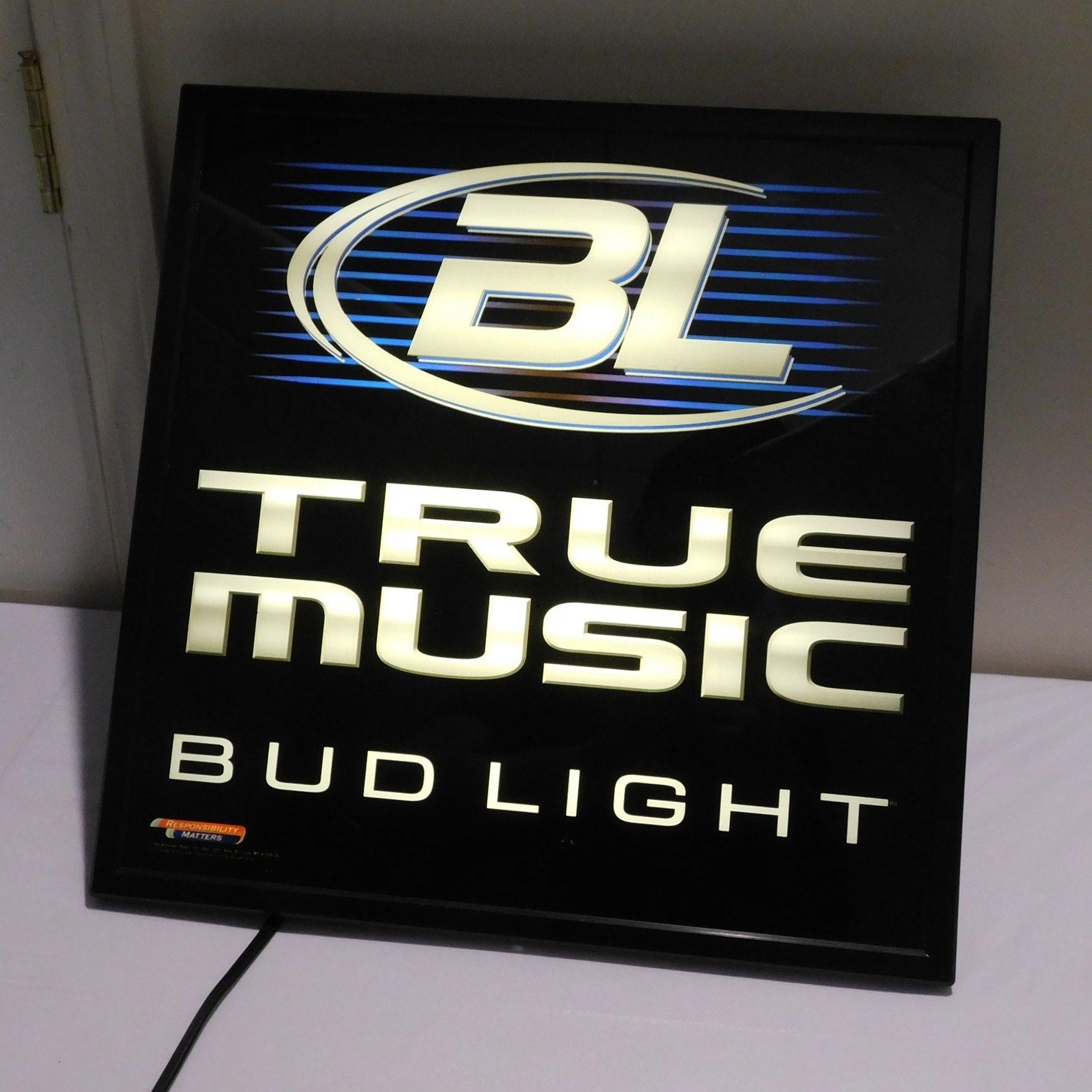 Vintage Bud Light True Music Lighted Bar Sign Beer Man Cave Lamp Tested 2005