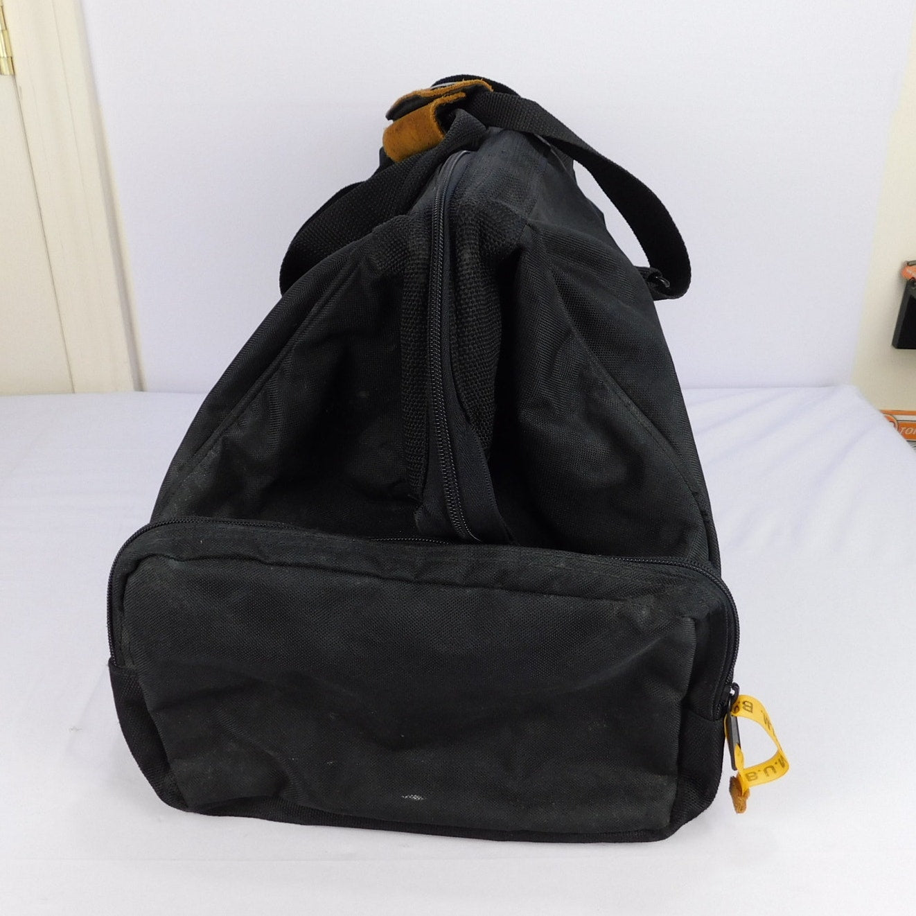 Vintage 90s B.U.M. Equipment Black Duffel Gym Travel Bag Shoulder Strap Black
