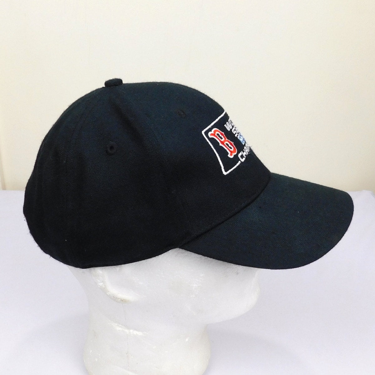 New Era Boston Red Sox 2004 World Series Champs Hat - Adjustable, unworn