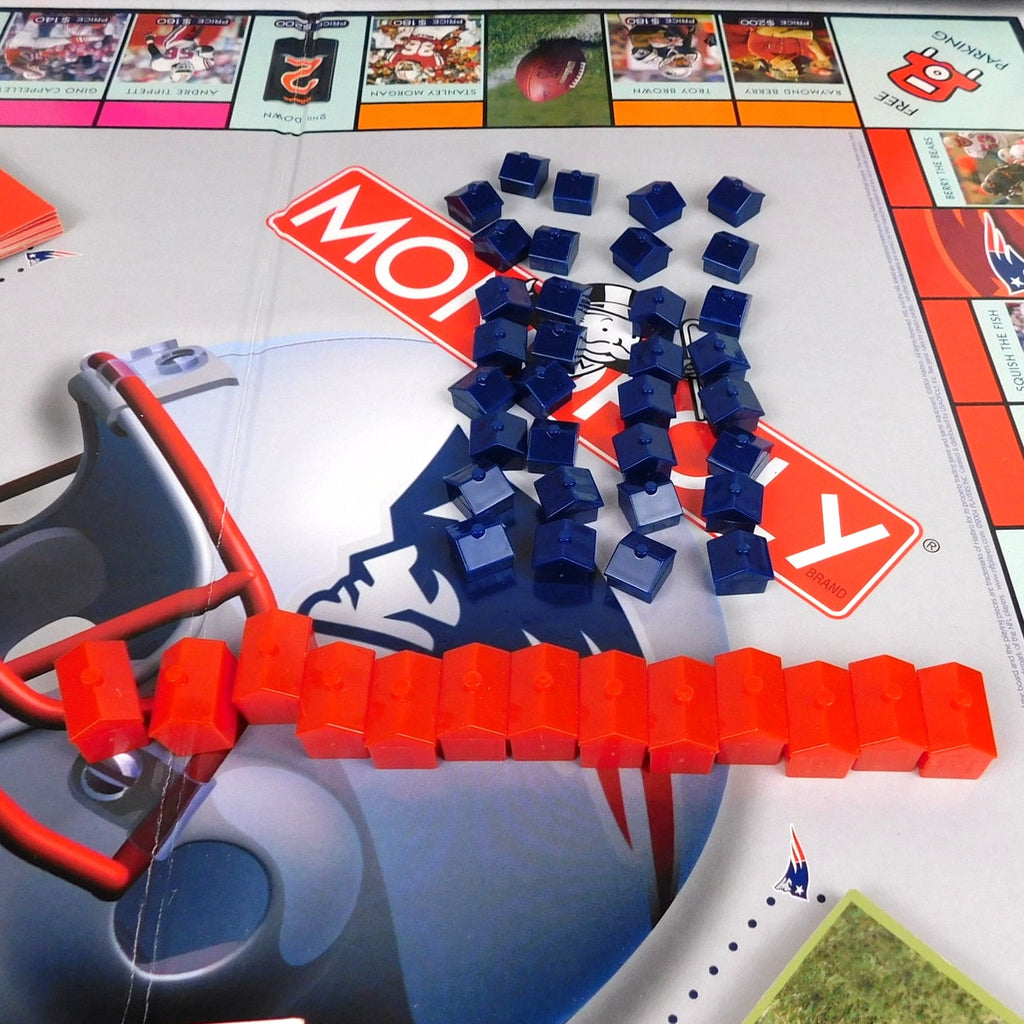 New England Patriots Monopoly Board Game Complete In Box USAopoly Vintage 2004