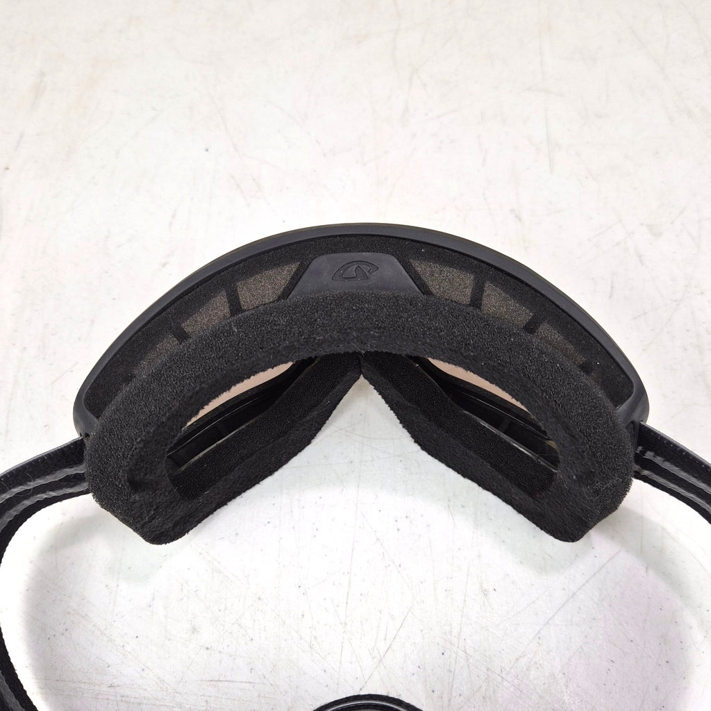 Giro Verge Ski Snowboard Goggles Black Frame Brown Amber Lens Vented Adjustable