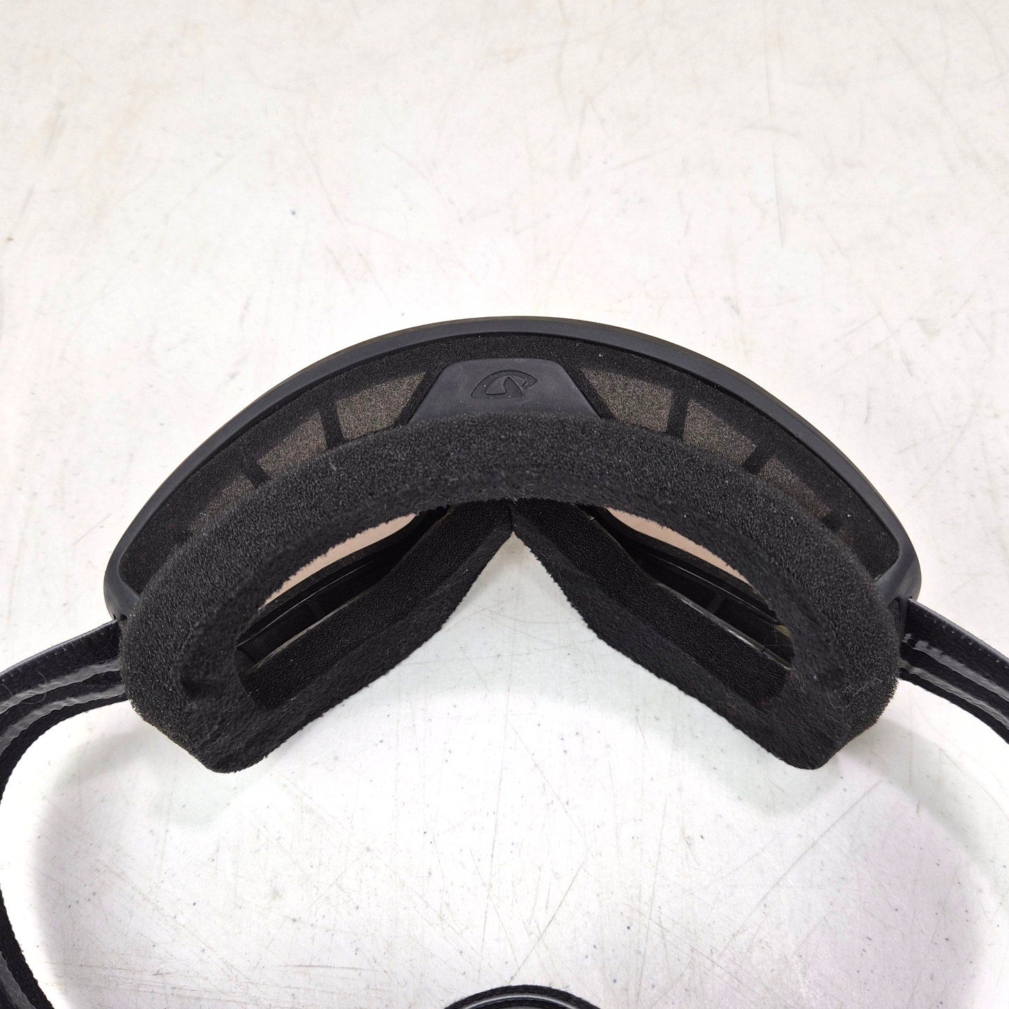 Giro Verge Ski Snowboard Goggles Black Frame Brown Amber Lens Vented Adjustable