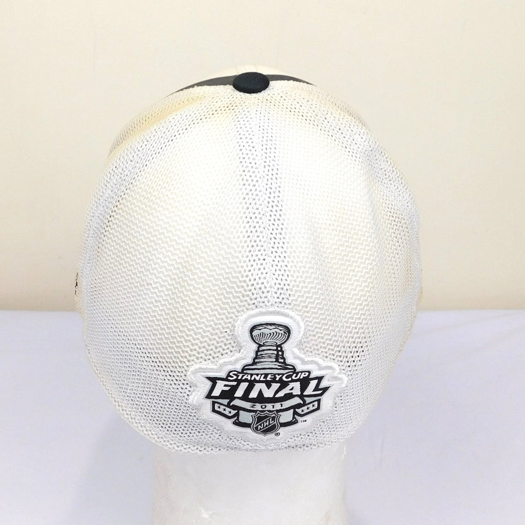 Reebok Boston Bruins 2011 Stanley Cup Champs Hat - OSFA (minor yellowing)