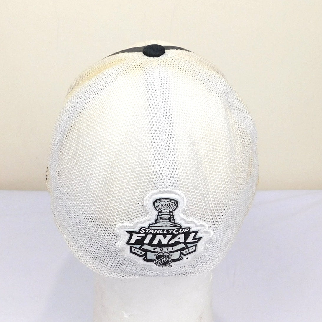 Reebok Boston Bruins 2011 Stanley Cup Champs Hat - OSFA (minor yellowing)