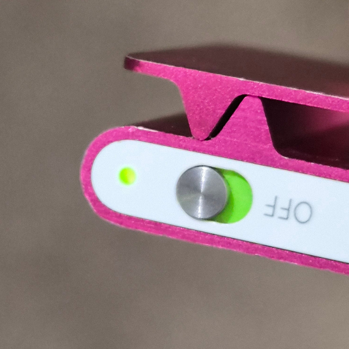 Pink Apple iPod Shuffle 2nd Gen 1GB A1204 New Battery Tested USB Cable Bundle