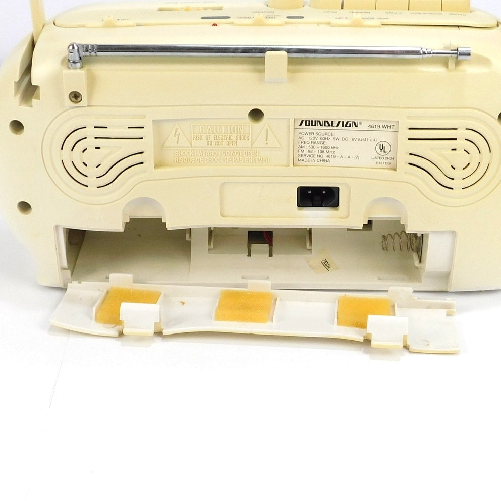 Soundesign 4619 WHT AM FM Cassette Boombox Radio Recorder Tested Working