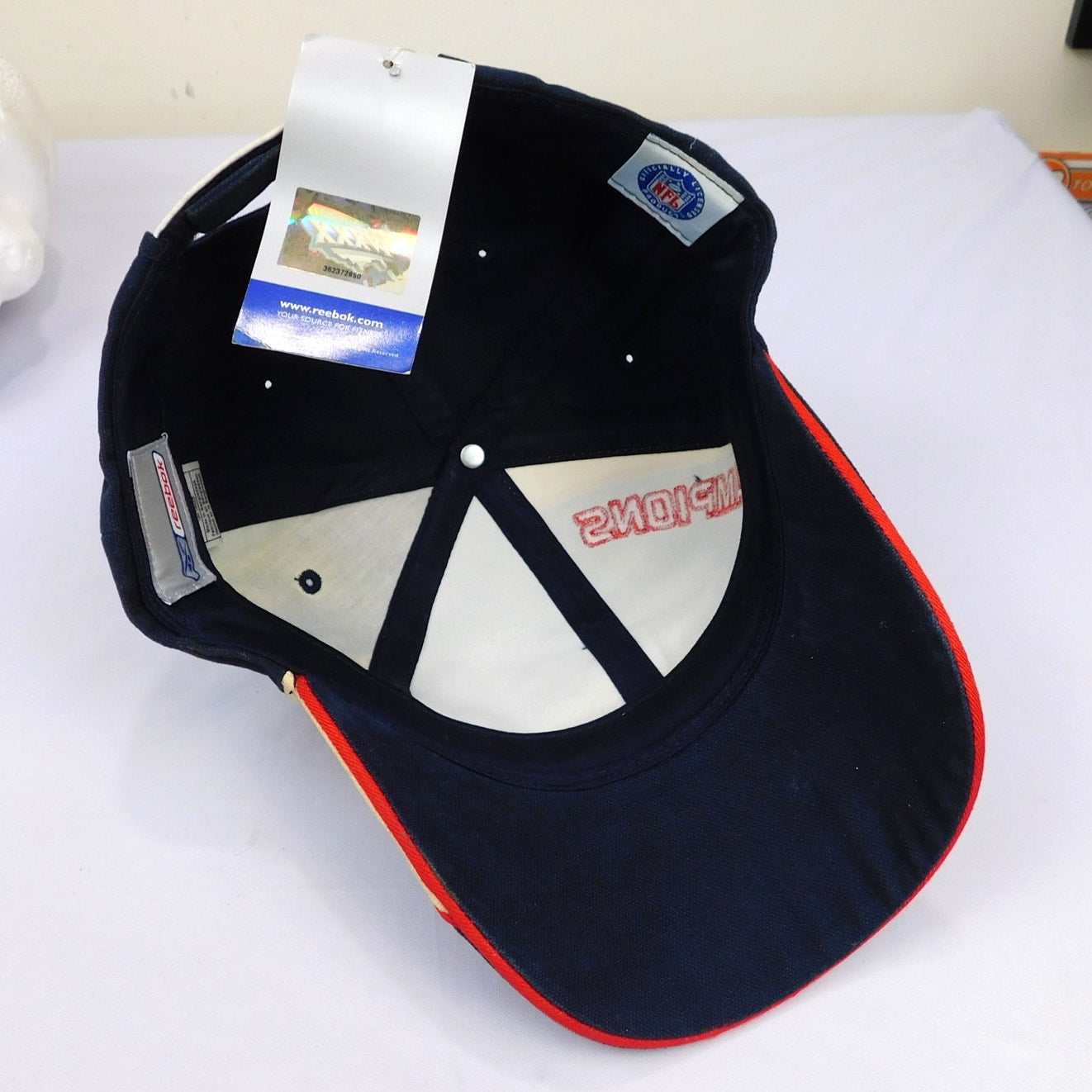 New England Patriots Super Bowl 36 Champs Hat - Adjustable, NWT (minor yellowing)