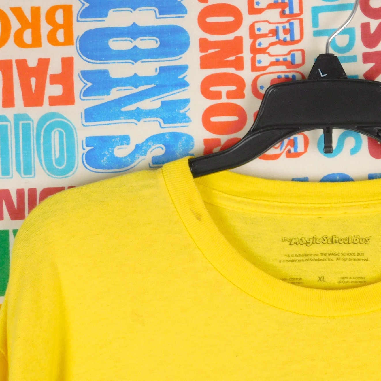 Magic School Bus Logo Graphic T Shirt Size XL Yellow Black Minor Flaws