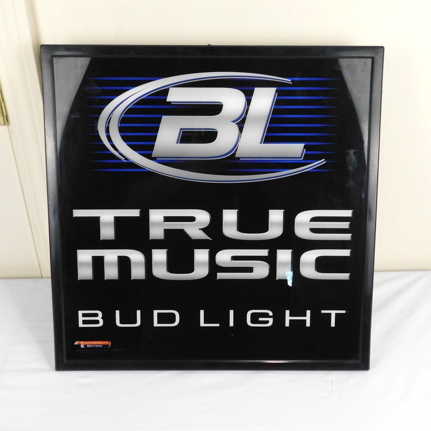 Vintage Bud Light True Music Lighted Bar Sign Beer Man Cave Lamp Tested 2005