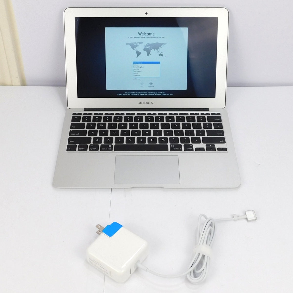 Apple MacBook Air 11" A1465 Laptop w/ Charger Tested Core i5 4GB RAM 128GB SSD