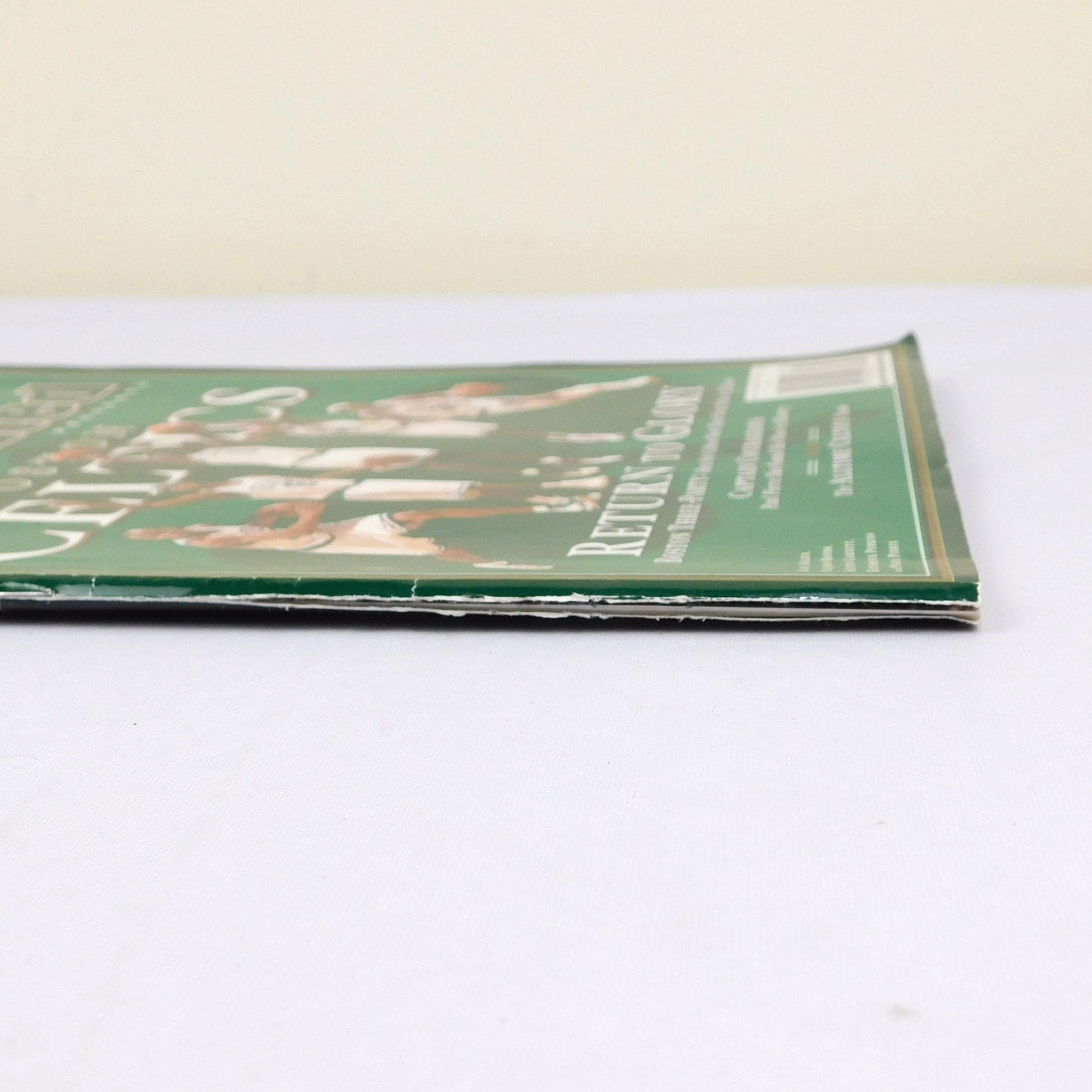 Sports Illustrated 2008 Boston Celtics NBA Finals Champions Commemorative Issue (worn cover)