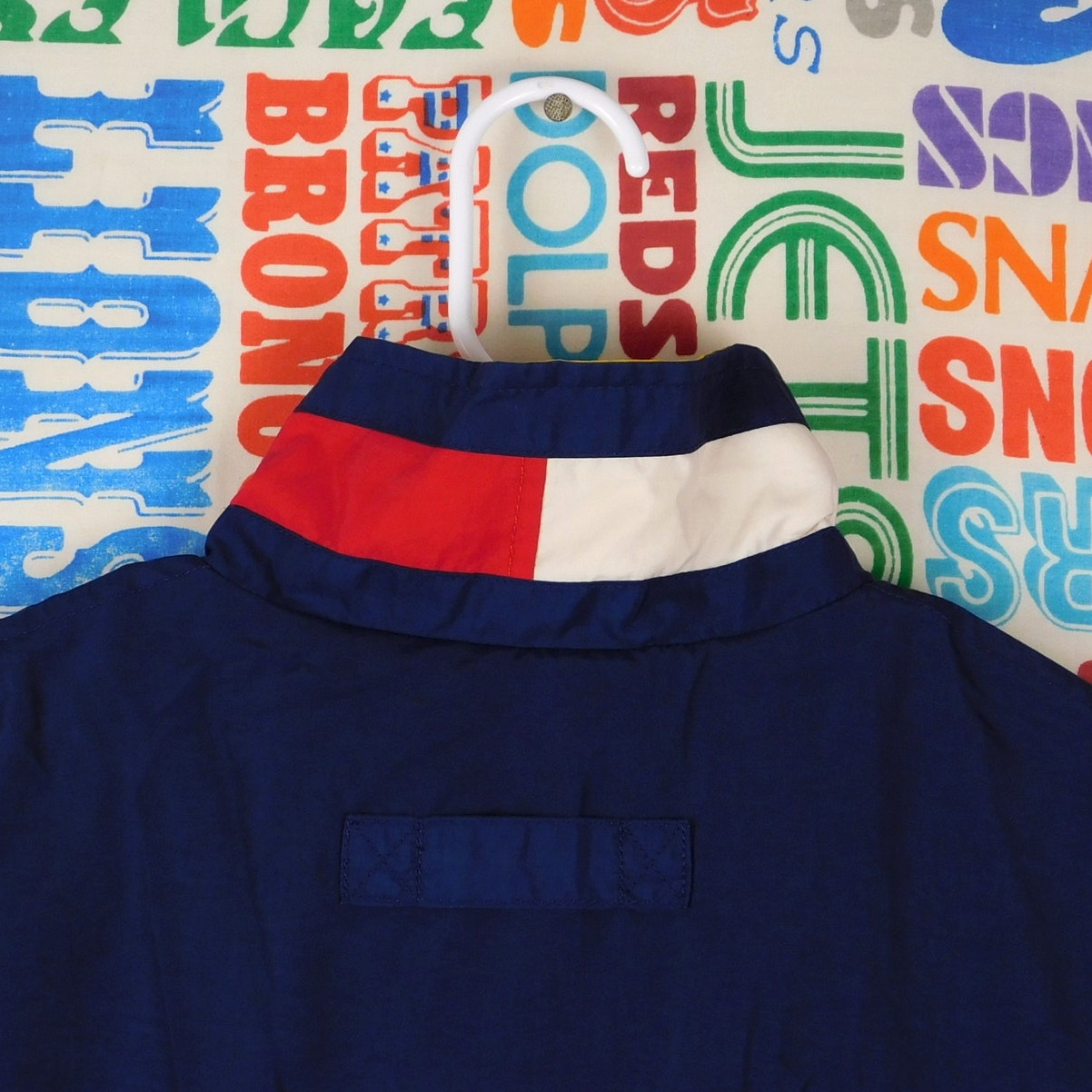 90s Tommy Hilfiger Windbreaker/Sailing Jacket - Size M