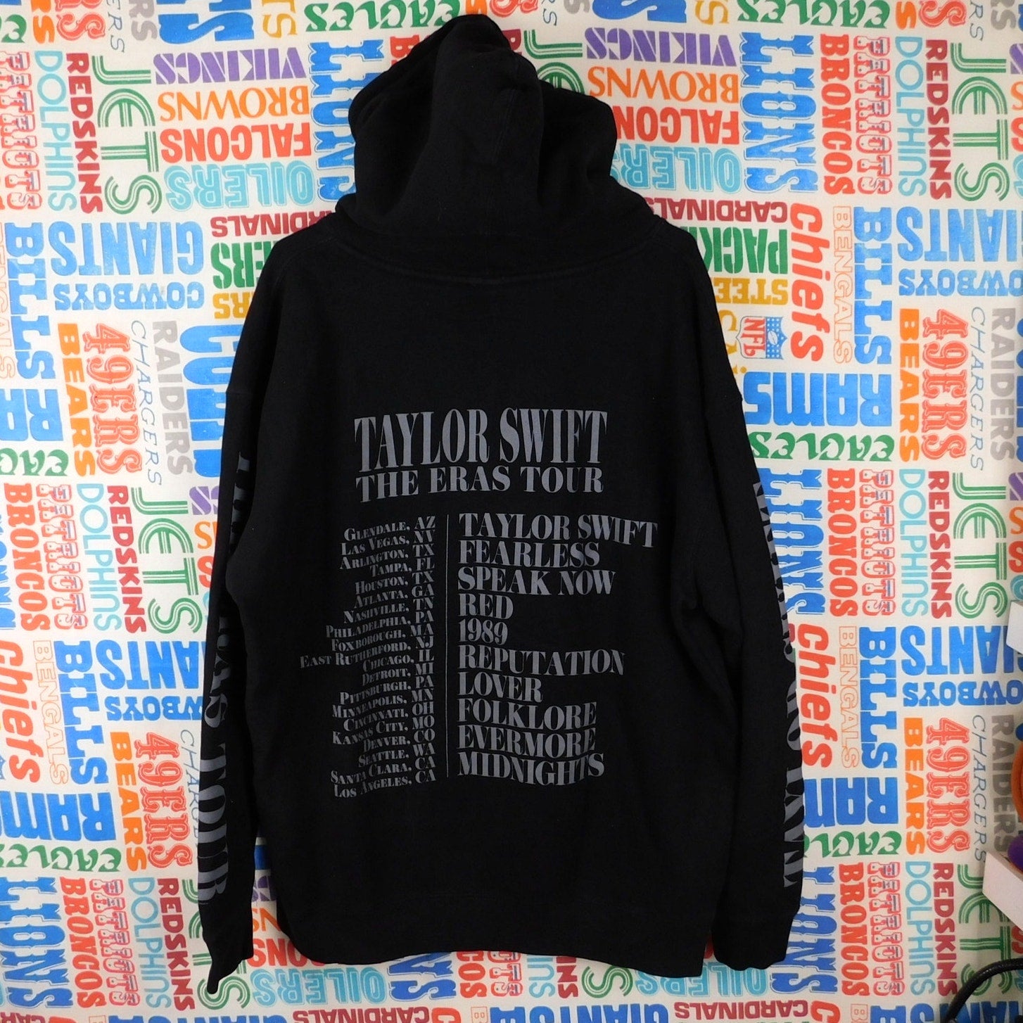 Taylor Swift Eras Tour Pullover Hoodie - Size XL (cut collar)
